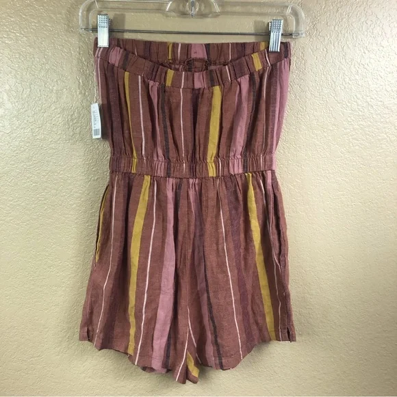 NWT Urban Outfitters strapless shorts romper. - Picture 7 of 9